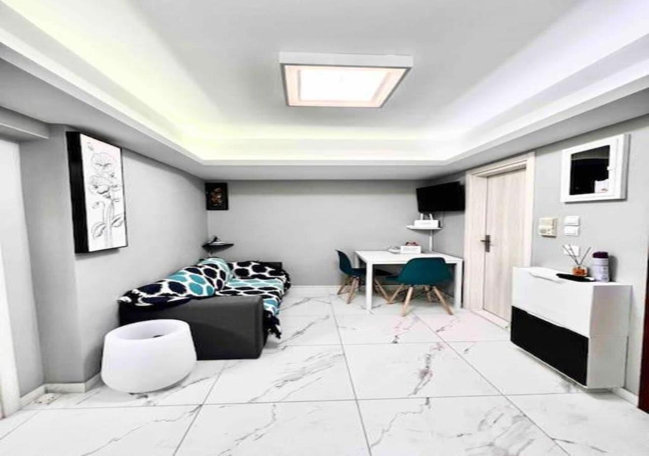 Apartament Cozy Apart In Heart Of Athens/Panathenaic Stadium Zewnętrze zdjęcie